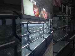 Dostosowane półki na kosmetyki z logo i projektem